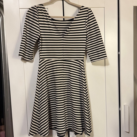 Pomelo Black and White Striped Long Sleeve Dress - Picture 5 of 10